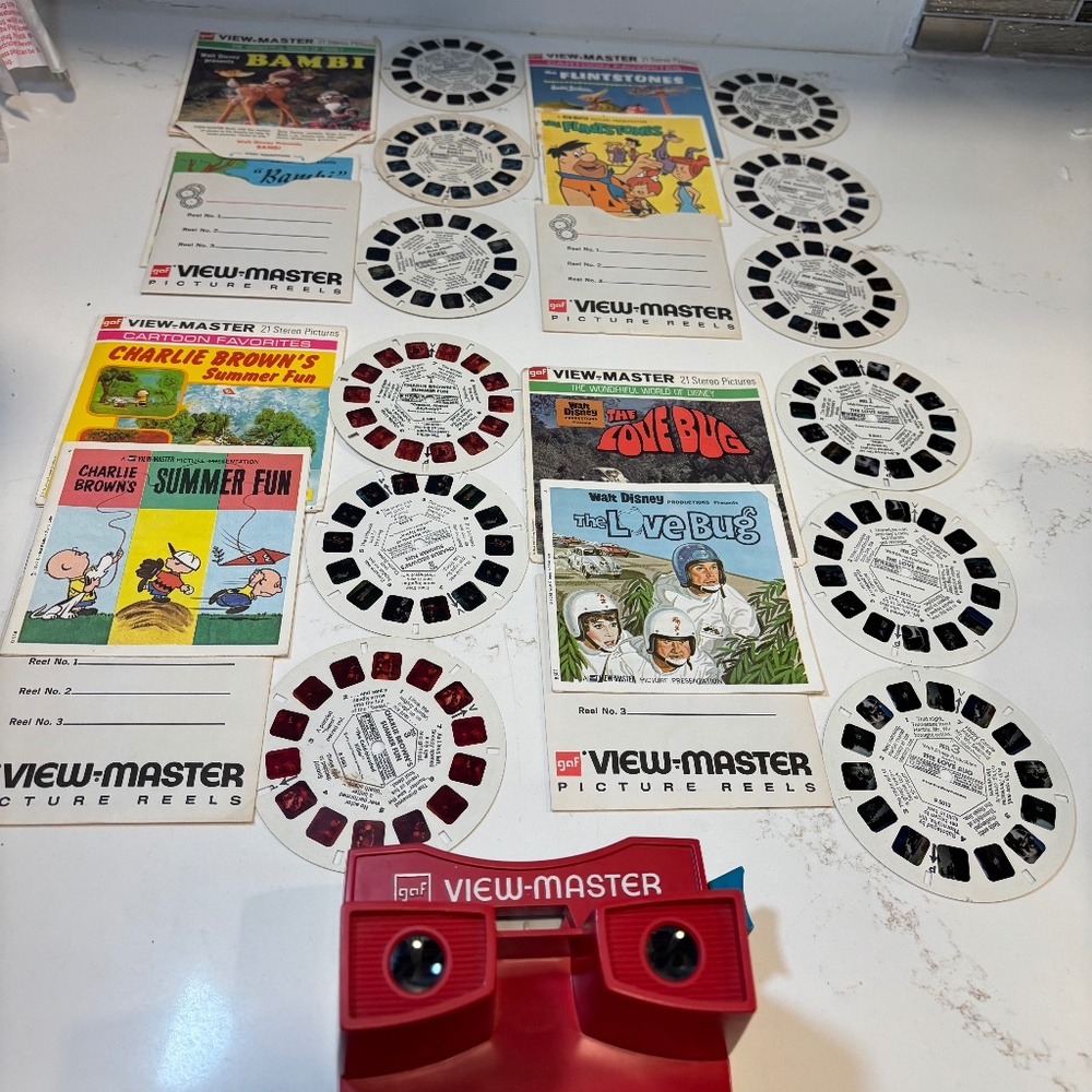 Vintage gaf View Master Disney Bambi, Love Bug, Flinstones, Charlie Brown Summer